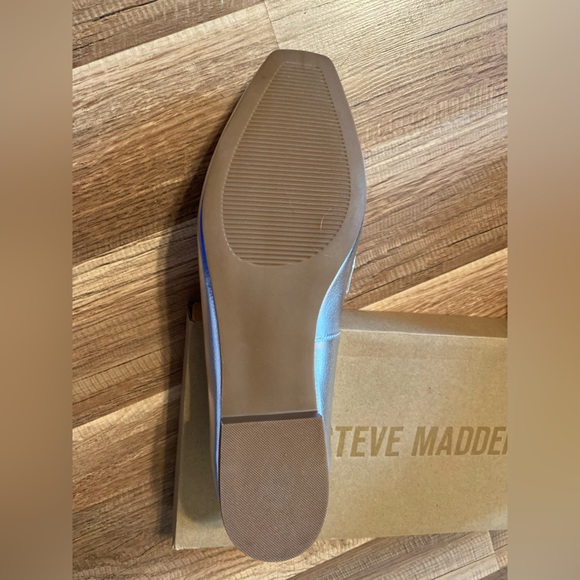 Steve Madden Slip On Rilynn Chain Loafer Silver Leather Women Size 7.5 NWOT - Picture 8 of 15